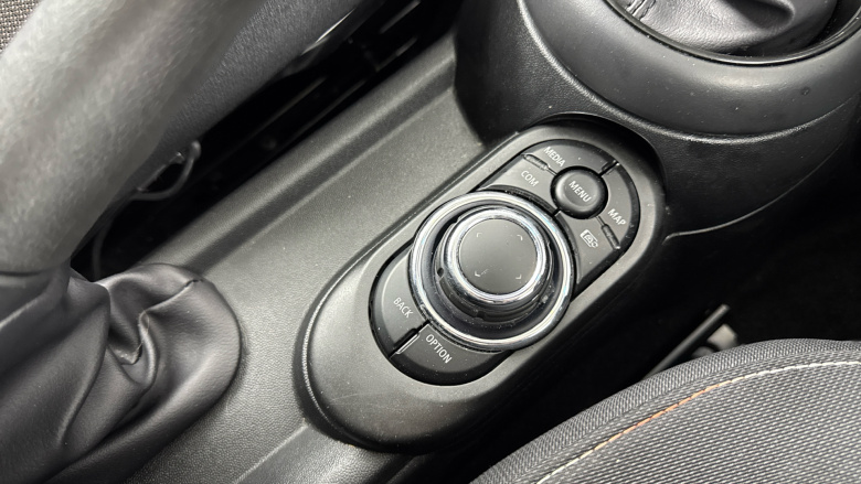 MINI Hatchback 1.5 Cooper Classic 5dr Petrol Hatchback